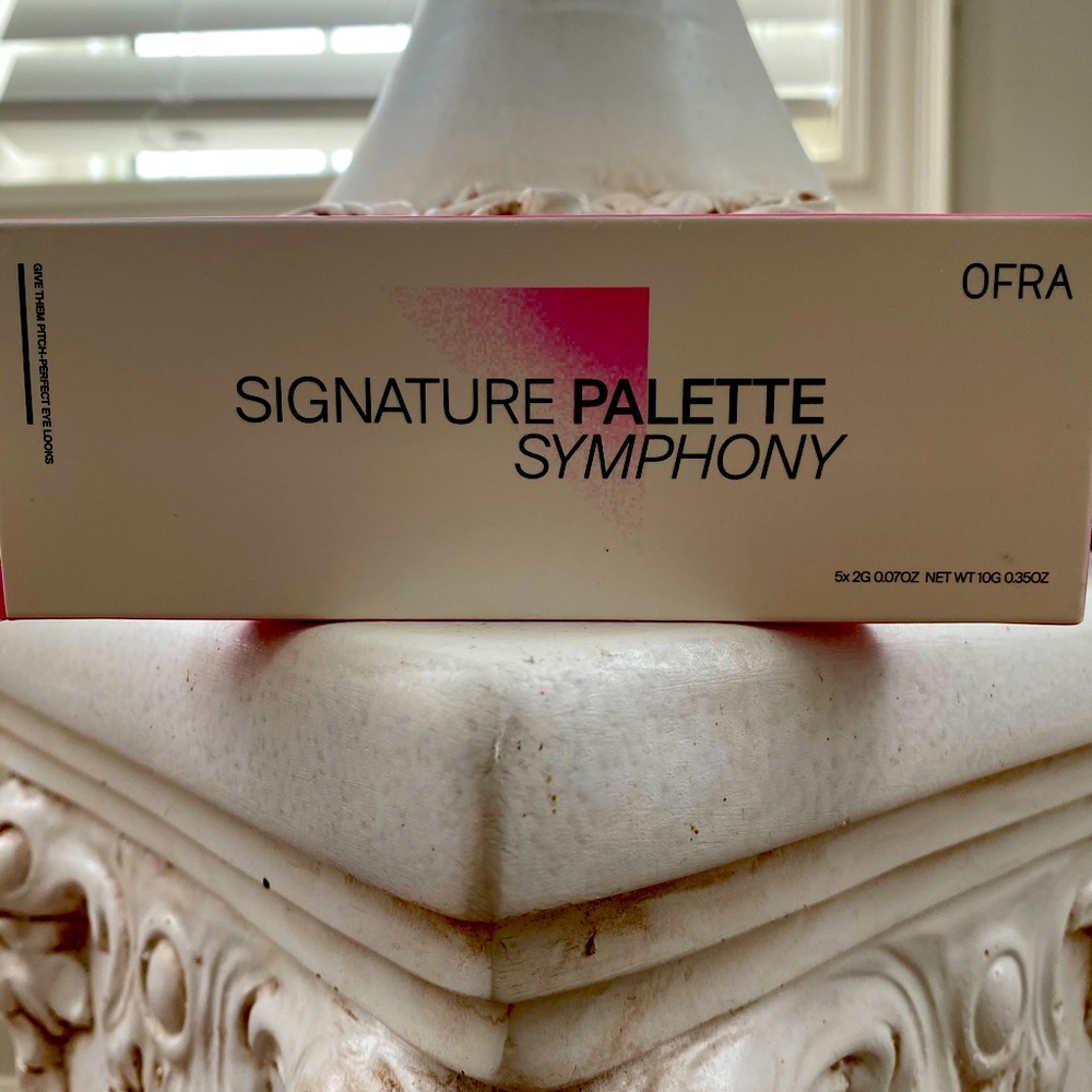 Ofra Cosmetics Signature Eyeshadow Palette (Symphony)